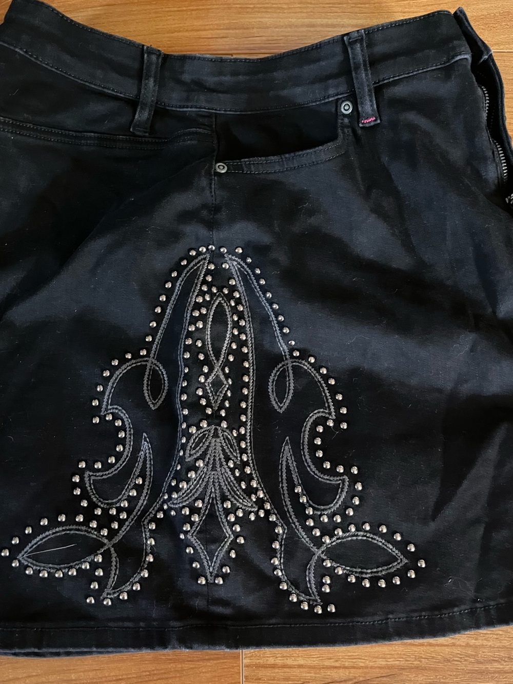 Idyllwind Burbank Embroidered Studded Black Denim Skirt 10 - Picture 8 of 16